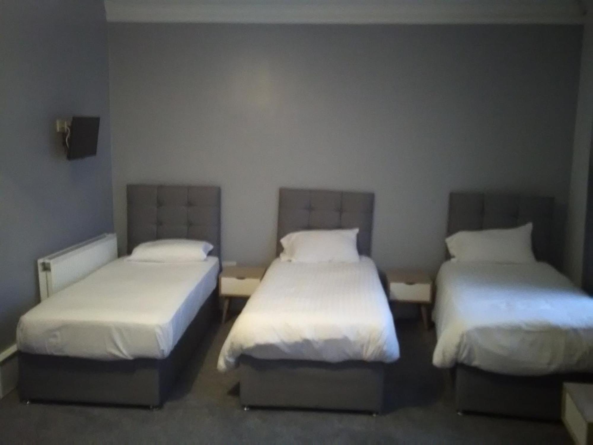 Newcastle West Hotel & Bar 客房 照片