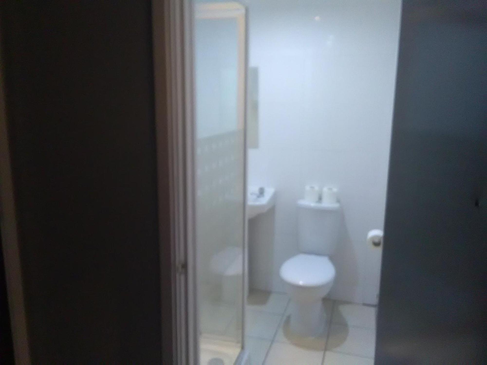 Newcastle West Hotel & Bar 客房 照片