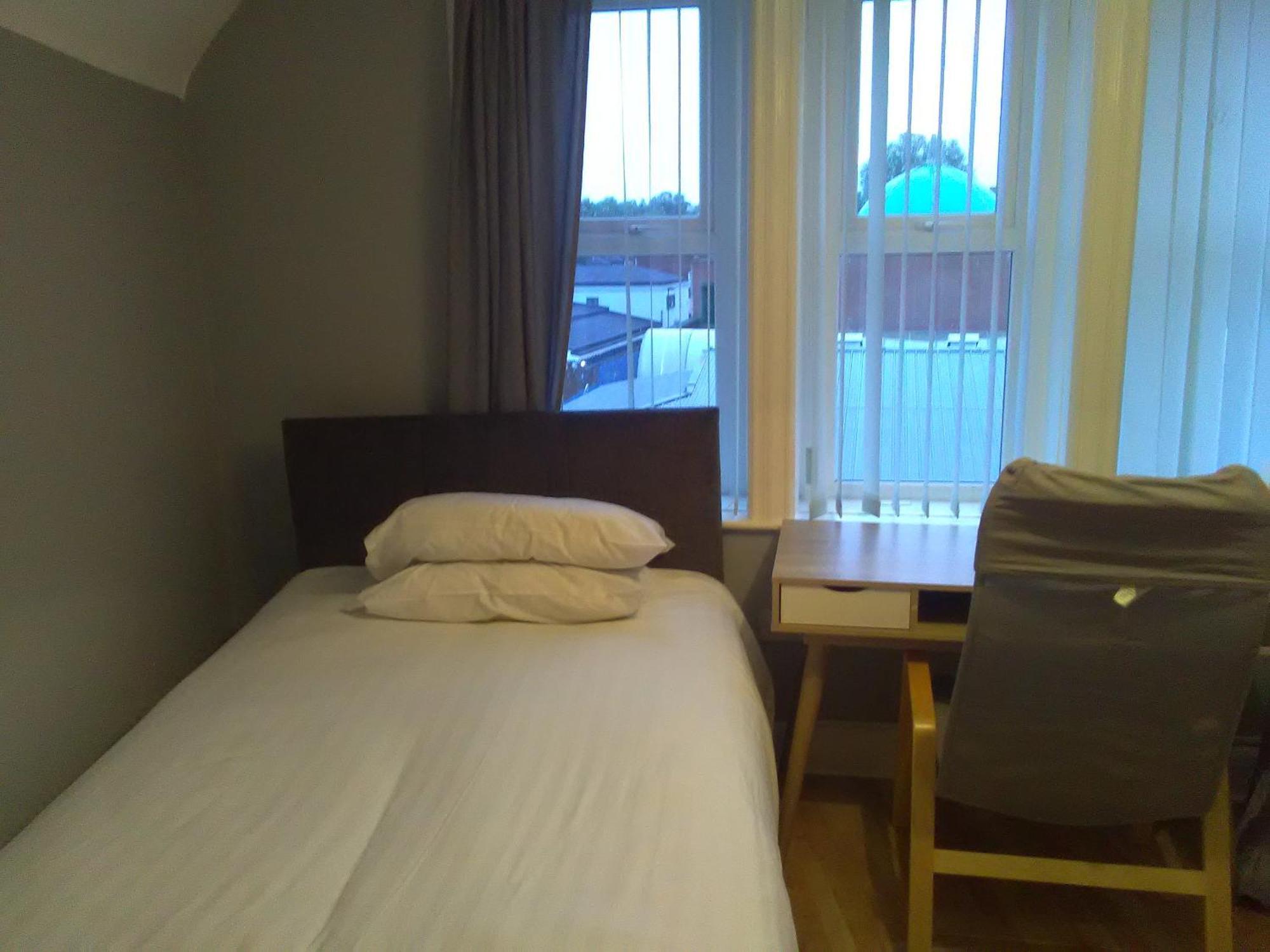 Newcastle West Hotel & Bar 客房 照片