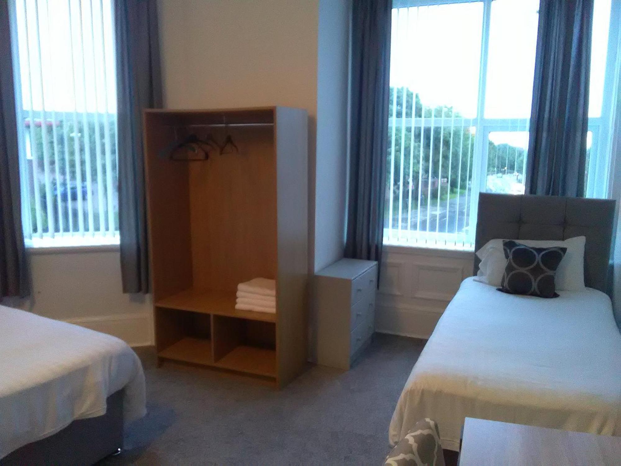 Newcastle West Hotel & Bar 客房 照片
