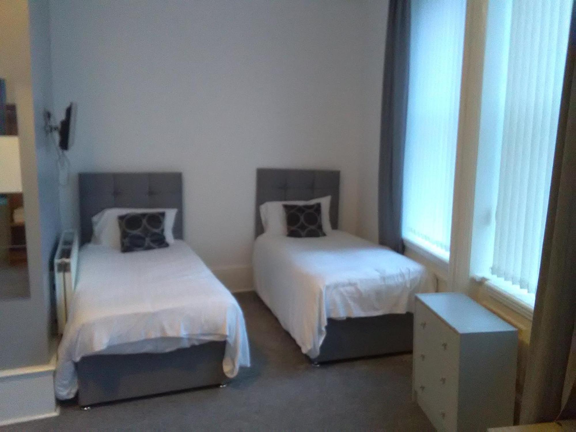 Newcastle West Hotel & Bar 客房 照片