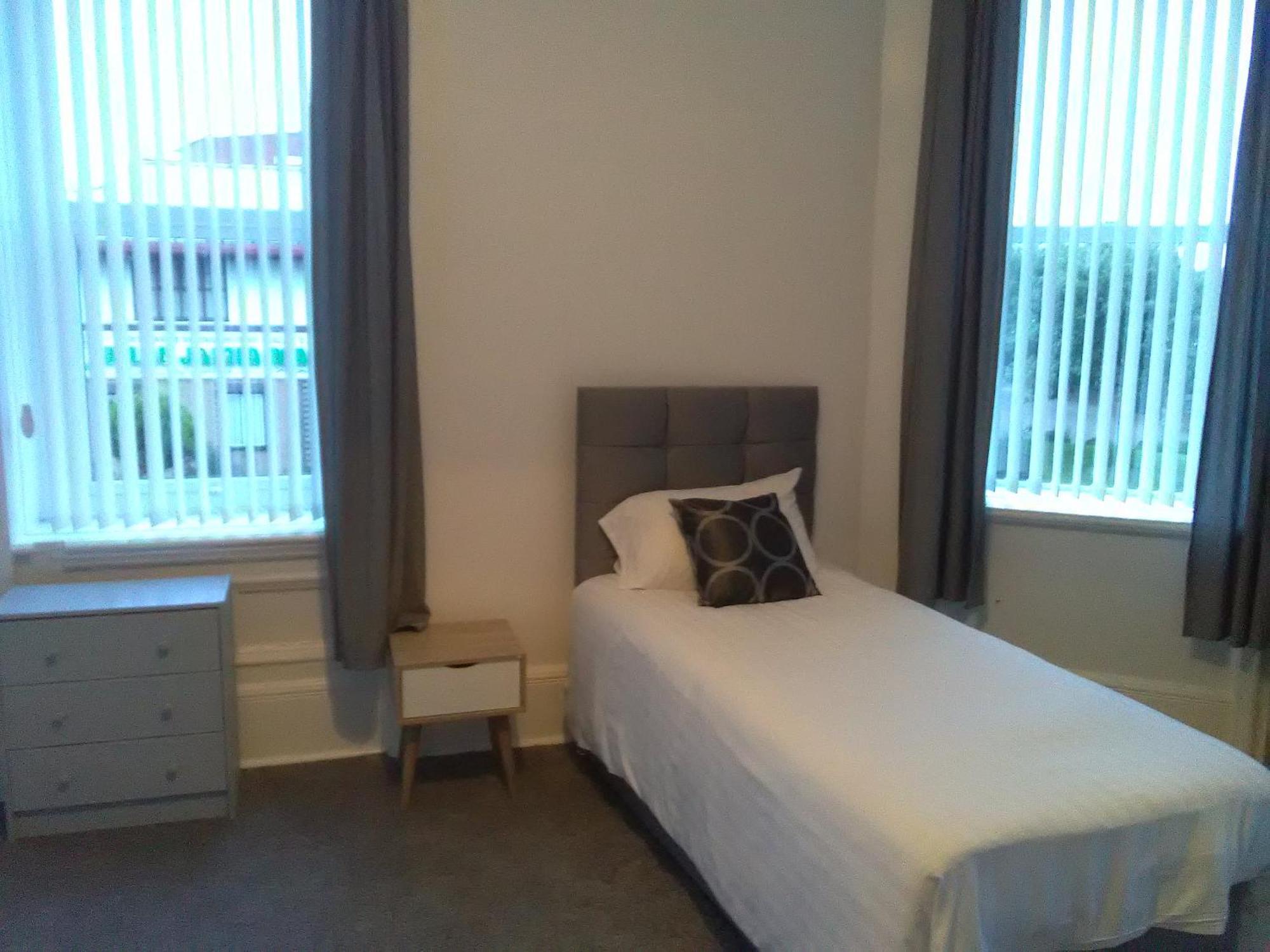 Newcastle West Hotel & Bar 客房 照片